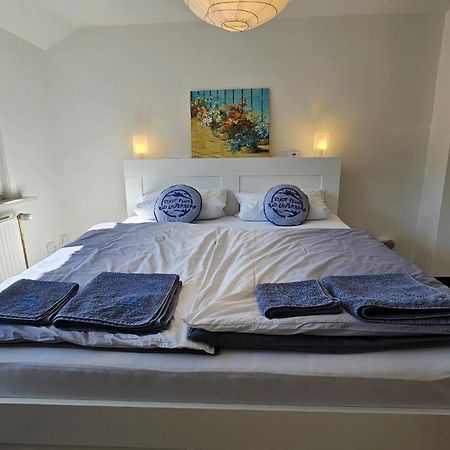 Stadt-Ferienwohnung Mit 55 M² Fuer 2 Erw. Personen Und Kind Bis 3 Jahren 바트라우터베르크 외부 사진