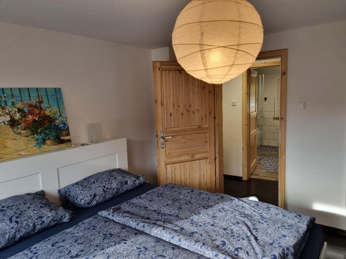 Stadt-Ferienwohnung Mit 55 M² Fuer 2 Erw. Personen Und Kind Bis 3 Jahren 바트라우터베르크 외부 사진