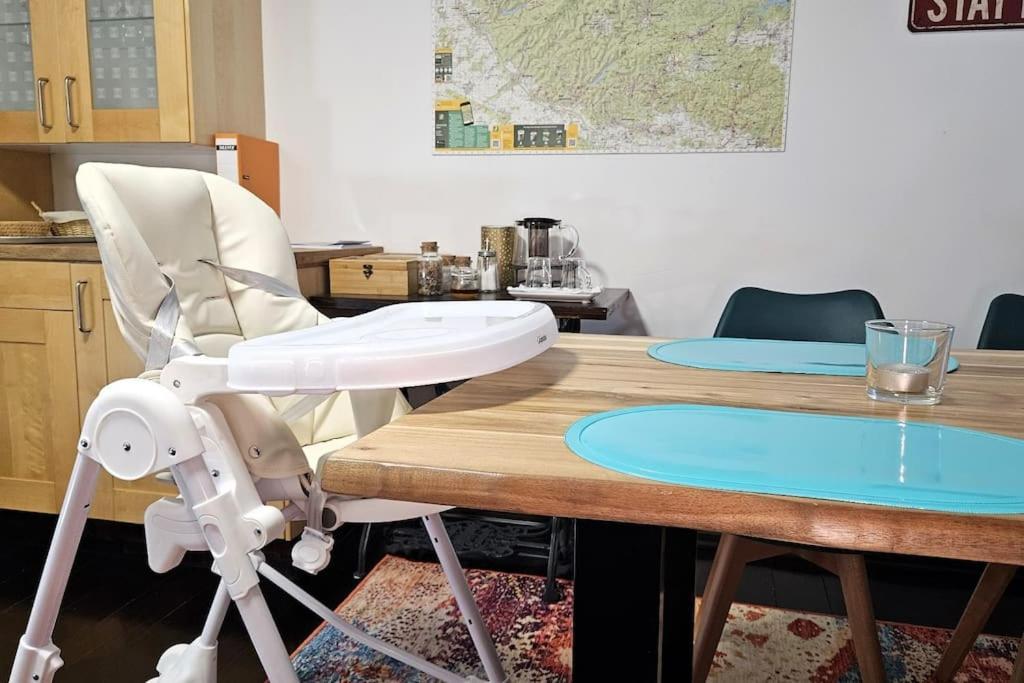 Stadt-Ferienwohnung Mit 55 M² Fuer 2 Erw. Personen Und Kind Bis 3 Jahren 바트라우터베르크 외부 사진